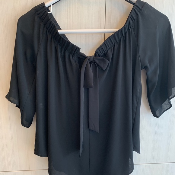 Off the shoulder bow back top - Picture 3 of 3